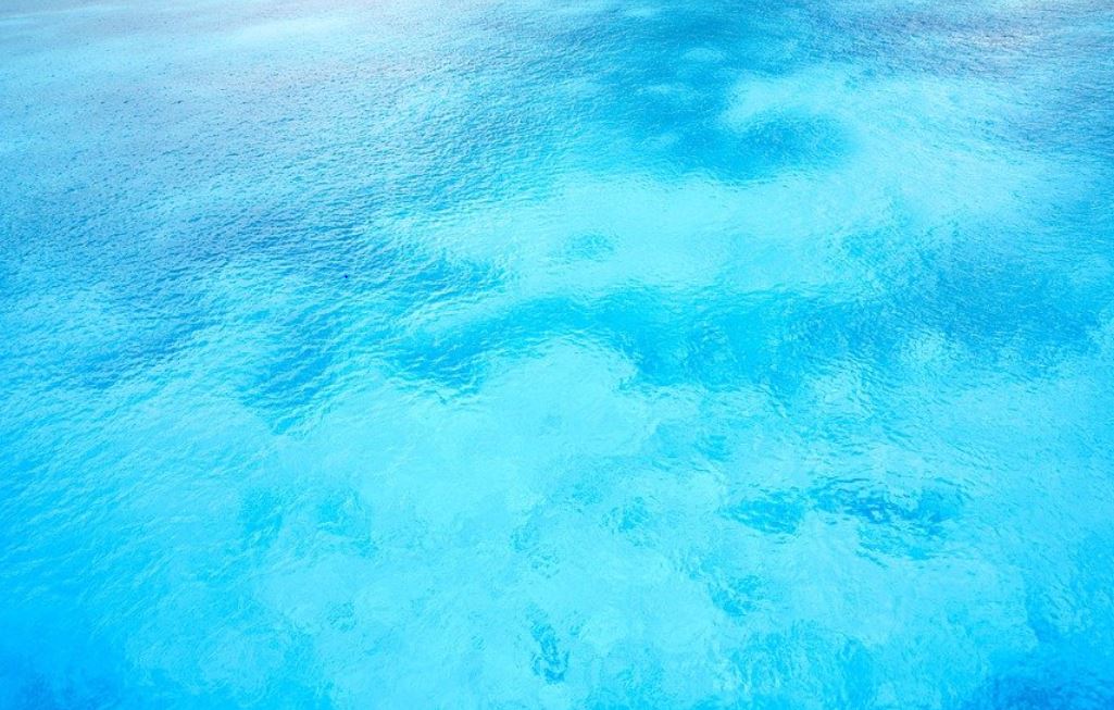 18 symbolic meanings of dreaming about blue