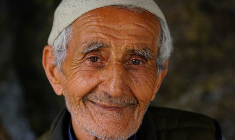 24 Symbolic Meanings of Dreaming About Your Father-in-Law