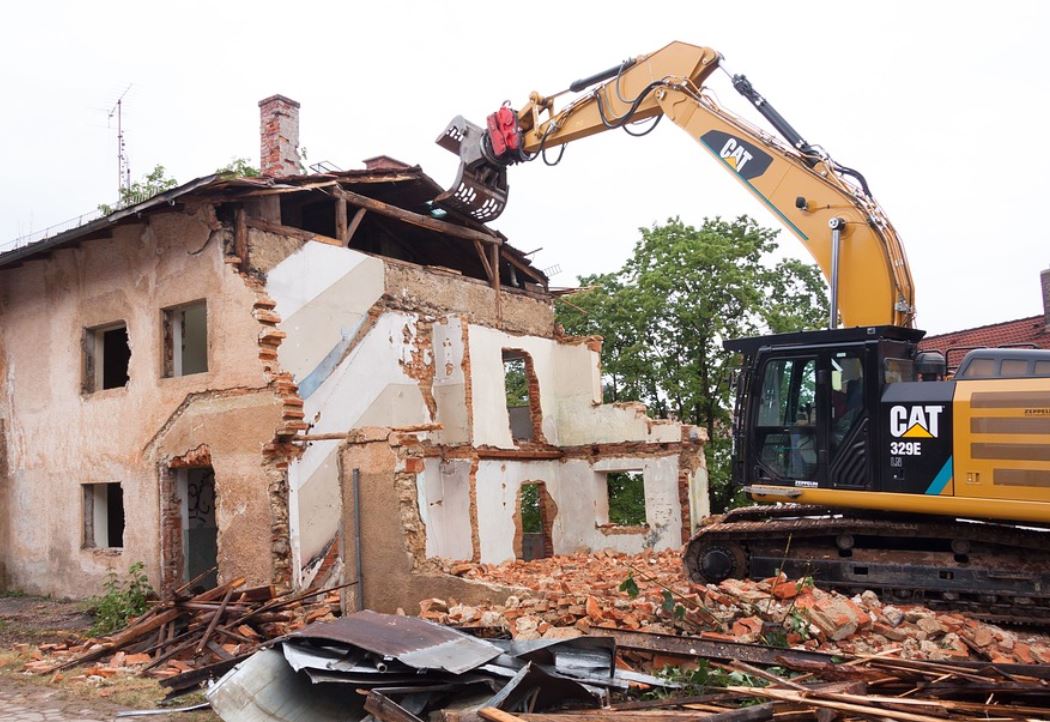 21 Symbolic Meanings of Dreams about Demolition