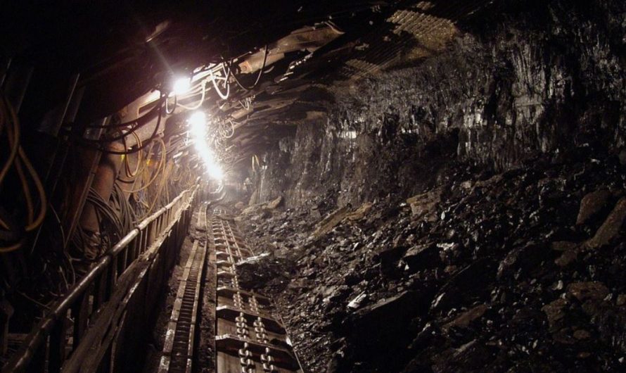 25 Symbolic Meanings of Dreaming of a Mine