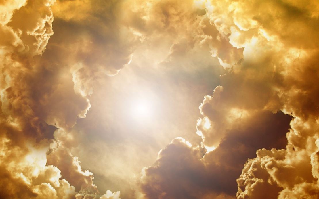 24 Symbolic Meanings of Dreaming of Heaven