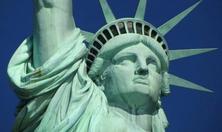 18 Symbolic Meanings of Dreaming About Going to America