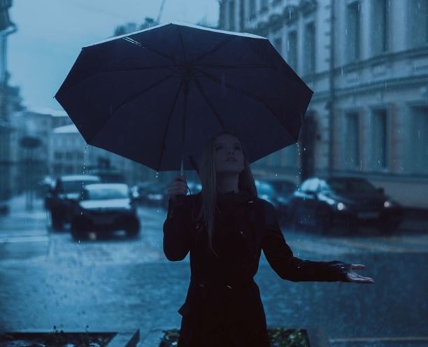10 Symbolic Meanings of Dreaming of Heavy Rain