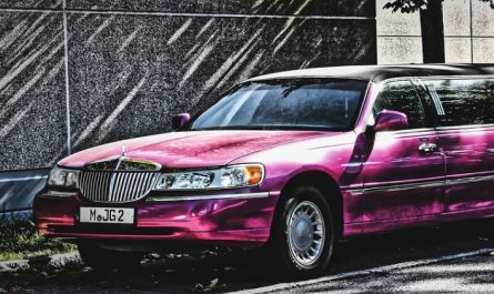 9 Symbolic Meanings of Dreaming of a Luxury Car