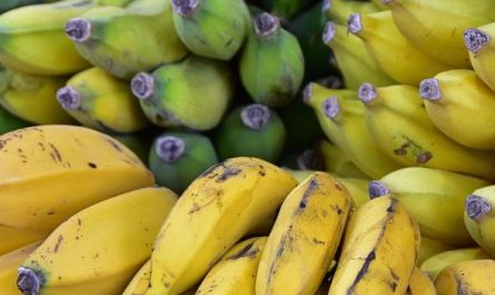 15 Symbolic Meanings of Dreaming about Bananas