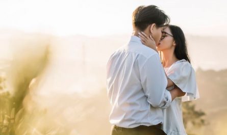 12 Symbolic Meanings of Dreaming About a Lover