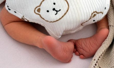 11 Symbolic Meanings of Dreaming About the Soles of Your Feet