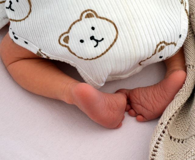 11 Symbolic Meanings of Dreaming About the Soles of Your Feet