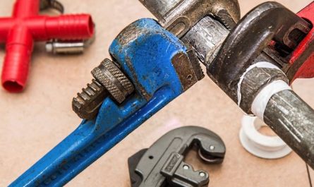 13 Symbolic Meanings of Dreaming About Repairing