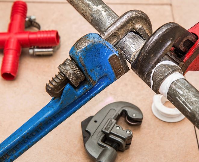 13 Symbolic Meanings of Dreaming About Repairing