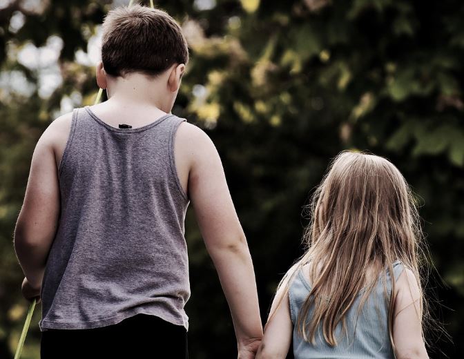 What does it mean to dream of your younger sister?
