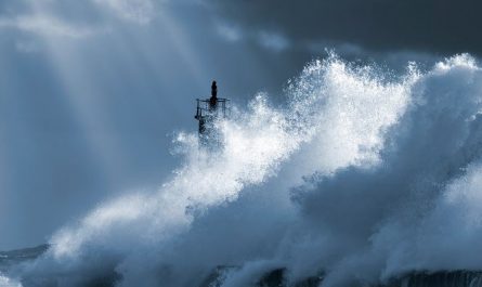 What does it mean to dream of a storm?