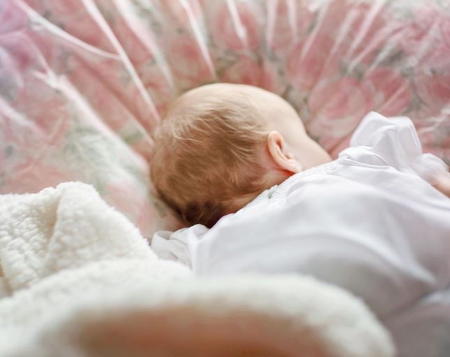 What does it mean to dream of lying down?