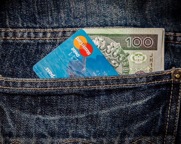 What does it mean to dream of a pocket?