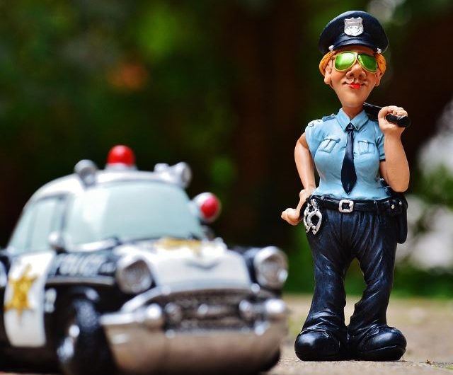 What does it mean to dream of a detective?