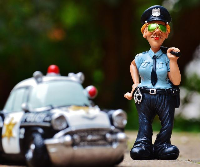What does it mean to dream of a detective?