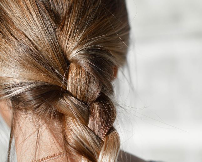 What does it mean to dream about hair?