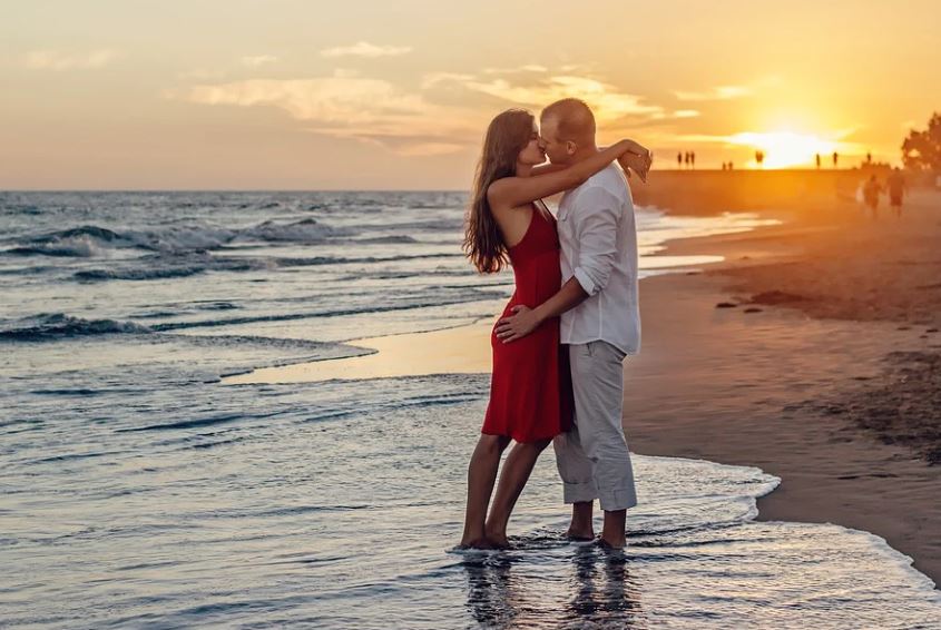 What does it mean to dream about kissing?