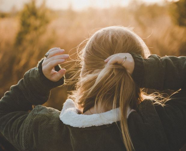 What does it mean to dream of something breaking or snapping?