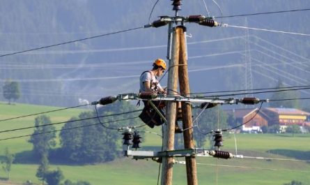 What does dreaming of a utility pole mean?