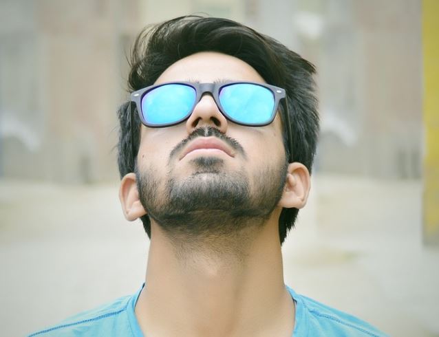 What does dreaming of being handsome mean?