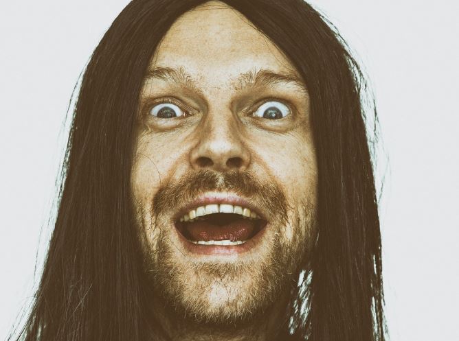What does it mean to dream of going crazy?