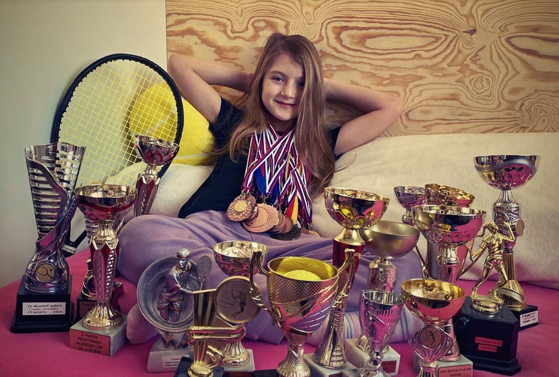 What does it mean to dream of winning an award?